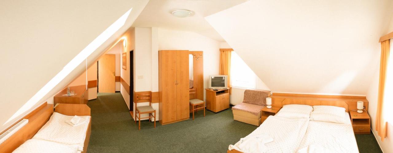 Motel Velky Rybnik Dehtare  Bagian luar foto