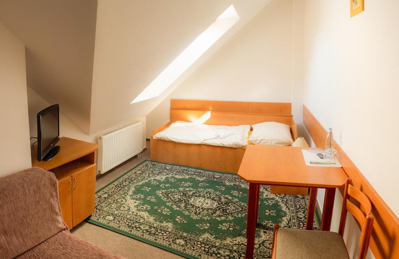 Motel Velky Rybnik Dehtare  Bagian luar foto